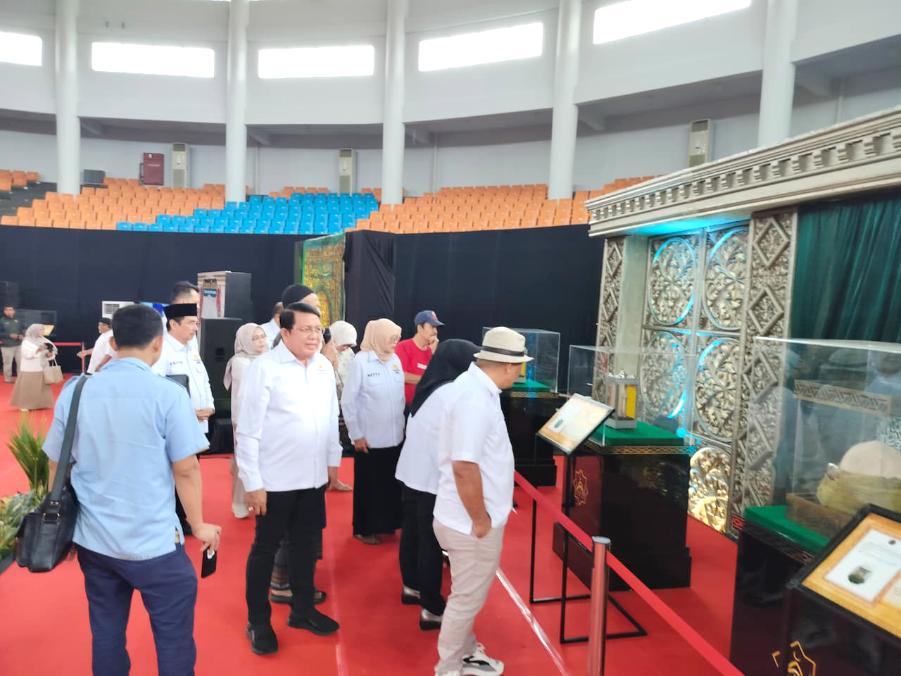Mengunjungi Pameran Artefak dengan KADIN Kabupaten Bogor